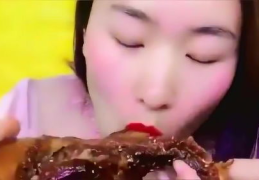 嘴馋小姐姐,嘴馋小姐姐的美食探秘之旅